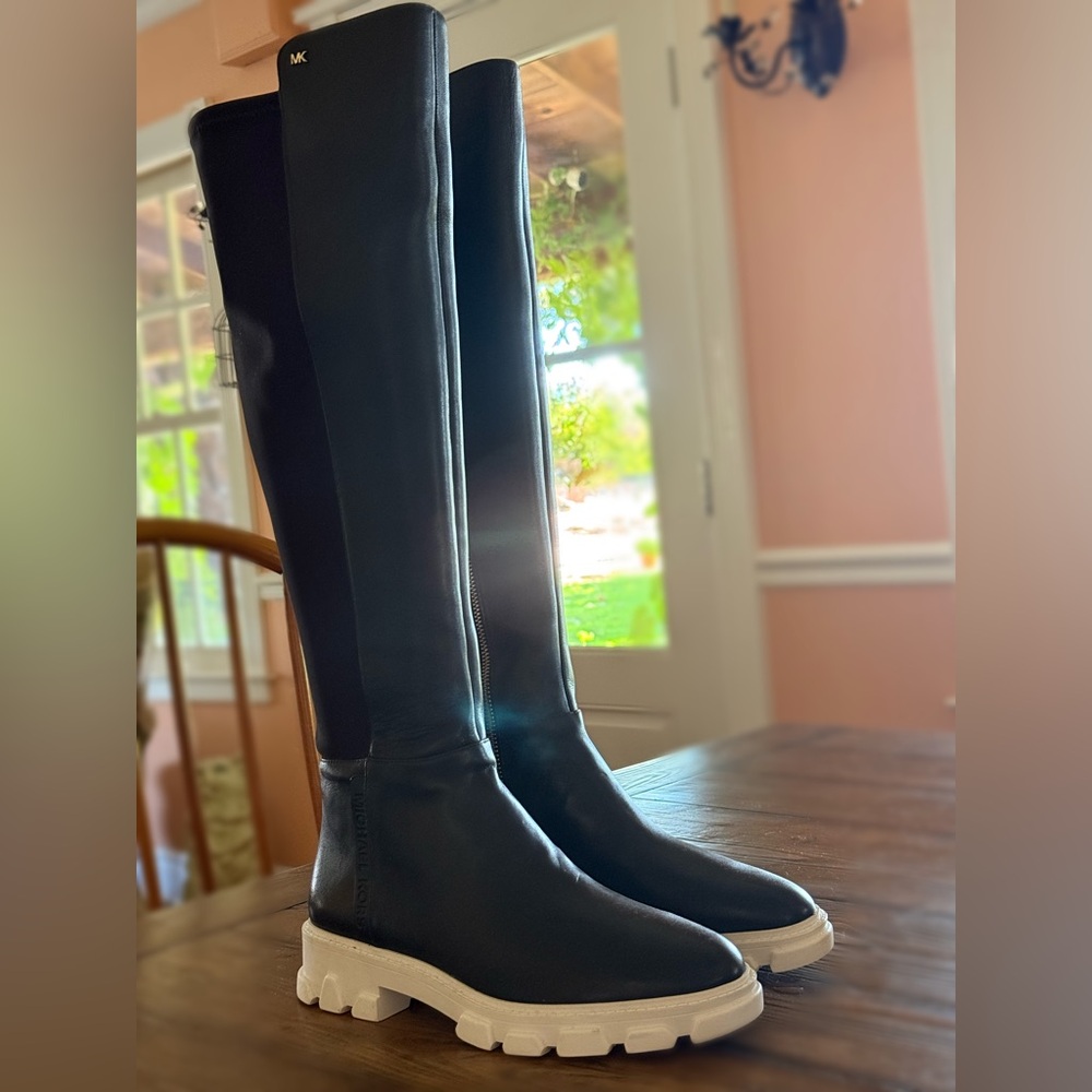 Michael Kors Ridely white lug sole Equestrian Tall Boots Sz 8M